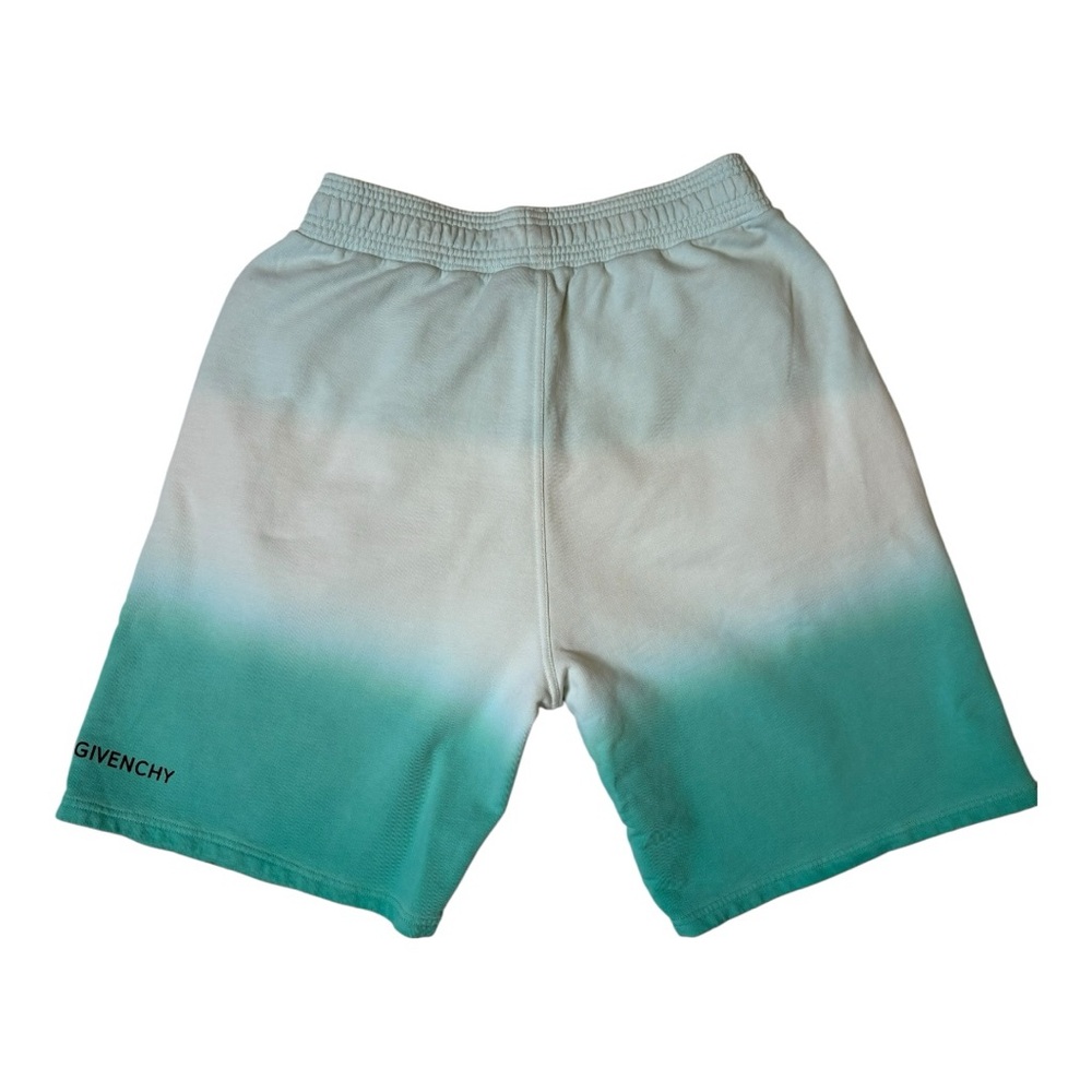 Givenchy Graphic Print Crew Neck T-Shirt
Green Faded Effect Studio Homme Shorts - Picture 8 of 14